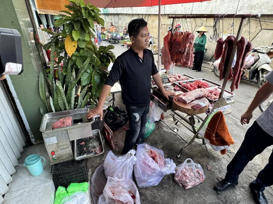 Phát hiện hơn 65 tấn thịt bò giả, thịt ngâm hóa chất đã bán ra thị trường Phát hiện hơn 65 tấn thịt bò giả, thịt ngâm hóa chất đã bán ra thị trường