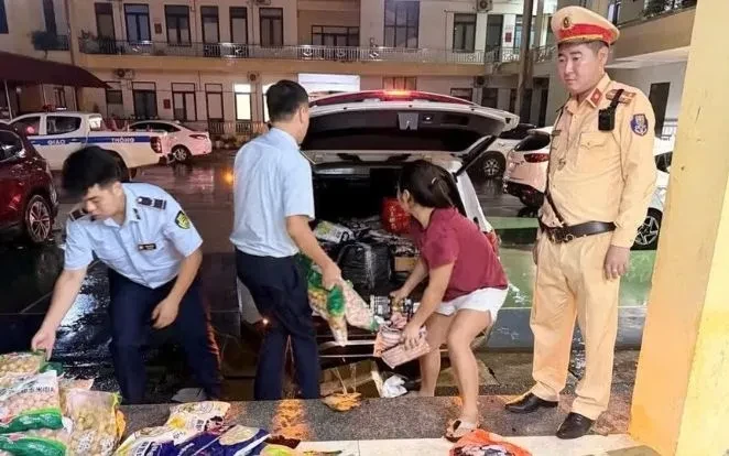 Phát hiện lượng lớn thực phẩm và bia không rõ nguồn gốc, xuất xứ Phát hiện lượng lớn thực phẩm và bia không rõ nguồn gốc, xuất xứ