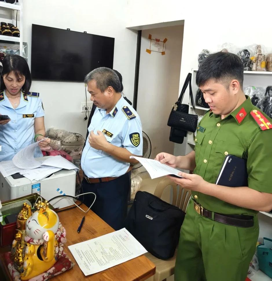 Phát hiện nhiều sản phẩm có dấu hiệu xâm phạm sở hữu trí tuệ tại Ninh Bình Phát hiện nhiều sản phẩm có dấu hiệu xâm phạm sở hữu trí tuệ tại Ninh Bình