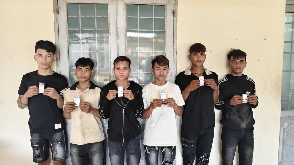 Phát hiện nhóm thanh thiếu niên sử dụng ma túy đá tại Quảng Ngãi Phát hiện nhóm thanh thiếu niên sử dụng ma túy đá tại Quảng Ngãi