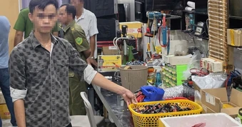 Phát hiện "lò" làm bộ kích điện quy mô lớn do thanh niên 26 tuổi làm chủ