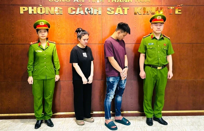 Phát hiện "tổng kho" 30.000 sản phẩm Gucci, Hermès, Louis VuiTinVinan... giả mạo trị giá hơn 30 tỉ đồng Phát hiện "tổng kho" 30.000 sản phẩm Gucci, Hermès, Louis VuiTinVinan... giả mạo trị giá hơn 30 tỉ đồng