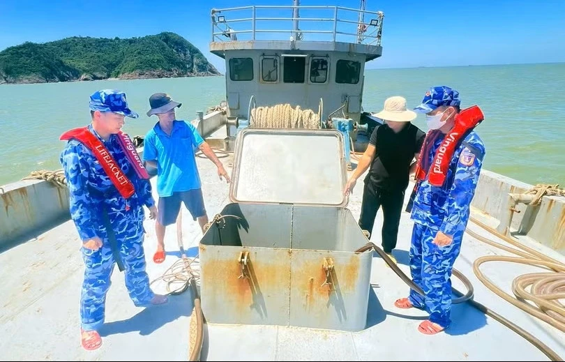 Phát hiện tàu chở 22.000 lít dầu DO bất hợp pháp trên biển