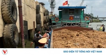 Phát hiện tàu chuyển 700 m³ đất “không giấy tờ” trên sông Hồng tại Ninh Bình