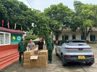 Phát hiện vụ vận chuyển số lượng lớn nước tẩy rửa ao đầm không rõ nguồn gốc&nbsp;