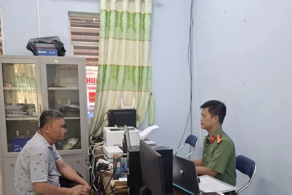 Phạt một người ở TPHCM hay chia sẻ lại những bài viết vu khống công an Phạt một người ở TPHCM hay chia sẻ lại những bài viết vu khống công an