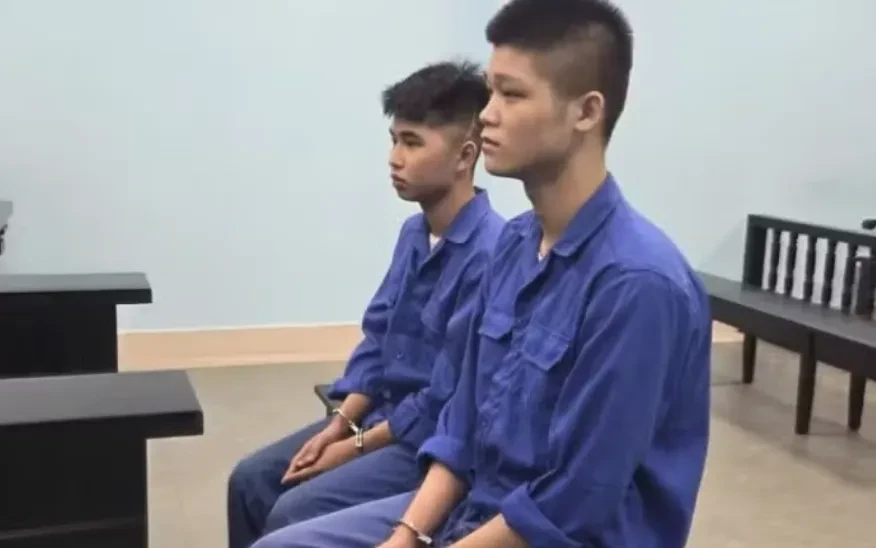 Phạt tù 2 đối tượng “thông chốt” A80, đâm cảnh sát trọng thương Phạt tù 2 đối tượng “thông chốt” A80, đâm cảnh sát trọng thương