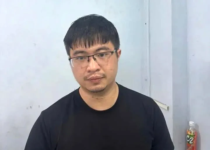 Phó Đức Nam và kịch bản lừa đảo qua "sàn chứng khoán quốc tế" Phó Đức Nam và kịch bản lừa đảo qua "sàn chứng khoán quốc tế"