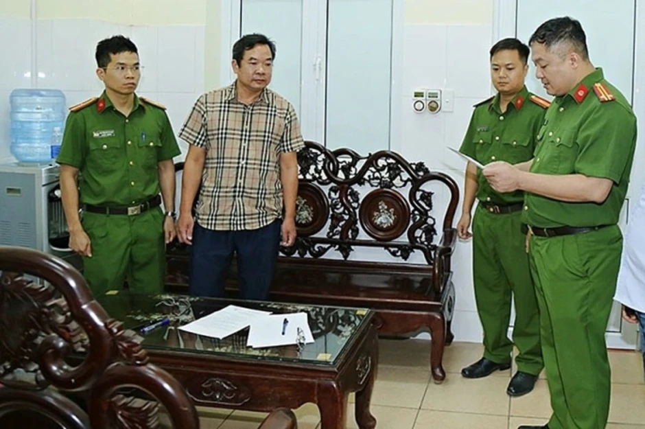 Phó giám đốc bệnh viện phổi bán bệnh án giả cho người bị kết án tù Phó giám đốc bệnh viện phổi bán bệnh án giả cho người bị kết án tù