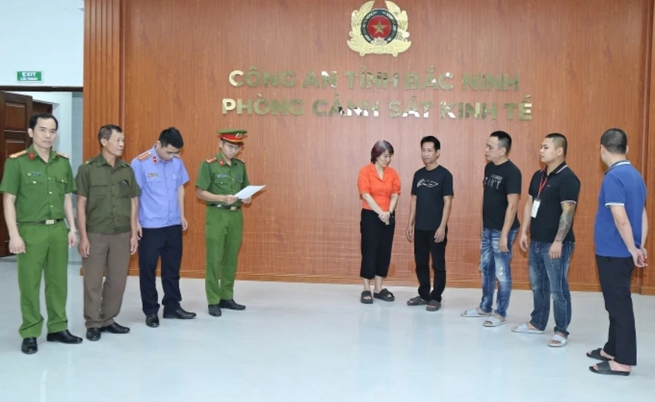 Phó giám đốc bệnh viện phổi bán bệnh án giả cho người bị kết án tù Phó giám đốc bệnh viện phổi bán bệnh án giả cho người bị kết án tù