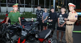 Phó Giám đốc Công an Ninh Bình xuống đường chỉ đạo truy bắt "quái xế"