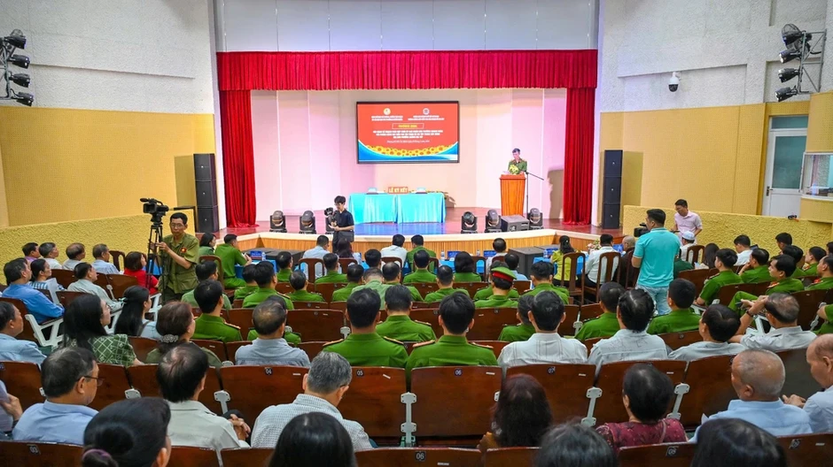 Phòng Cảnh sát ma túy phối hợp xây dựng phường Chánh Hưng không ma túy Phòng Cảnh sát ma túy phối hợp xây dựng phường Chánh Hưng không ma túy
