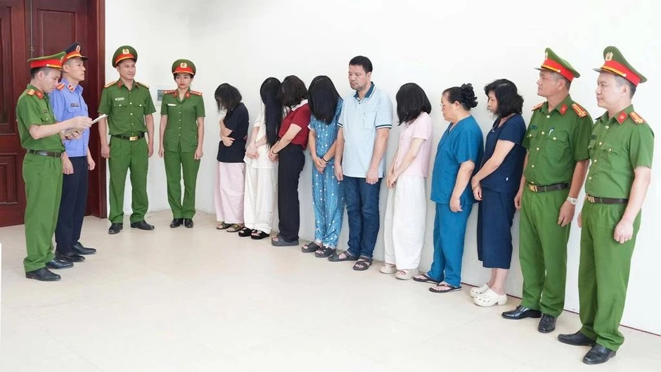 Phòng khám "vẽ bệnh", lừa dối khách hàng thu lợi bất chính hàng chục tỷ đồng