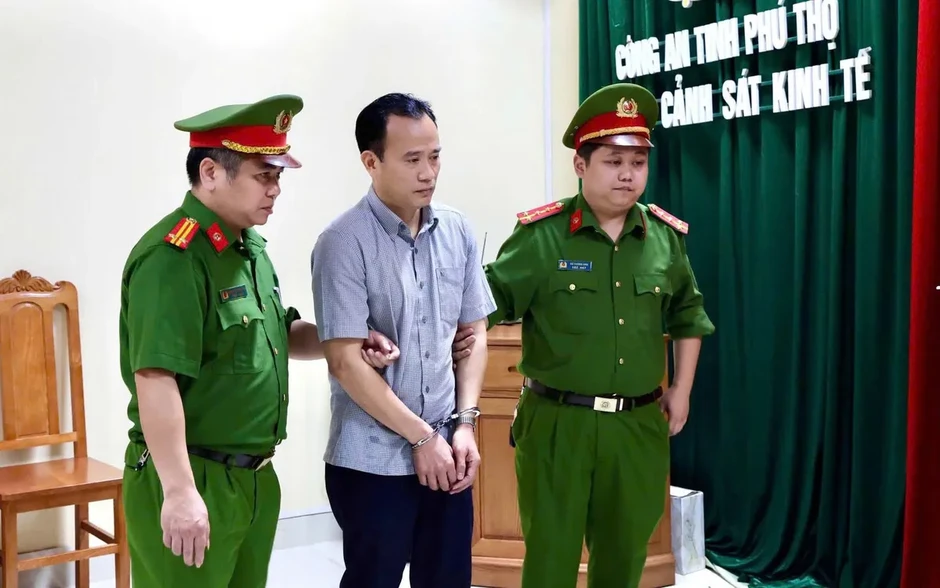 Phú Thọ: Mở rộng điều tra vụ án, khởi tố thêm nhiều bị can, trong đó có cán bộ, nguyên cán bộ Phú Thọ: Mở rộng điều tra vụ án, khởi tố thêm nhiều bị can, trong đó có cán bộ, nguyên cán bộ