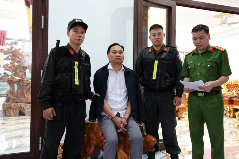 Phú Thọ: Tạm giam 15 đối tượng nổi cộm liên quan đến các nhóm tội phạm Phú Thọ: Tạm giam 15 đối tượng nổi cộm liên quan đến các nhóm tội phạm