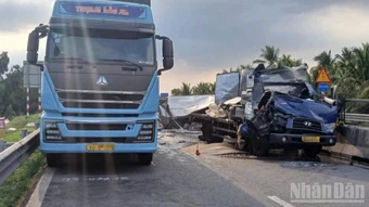 Phương tiện dừng, đỗ trái phép trên cao tốc sẽ rất nguy hiểm