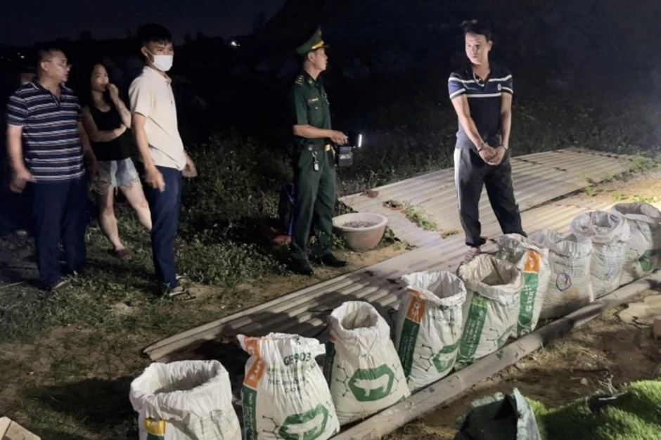 Quán ăn bên bờ biển có gần 360 kg nghi thuốc nổ Quán ăn bên bờ biển có gần 360 kg nghi thuốc nổ