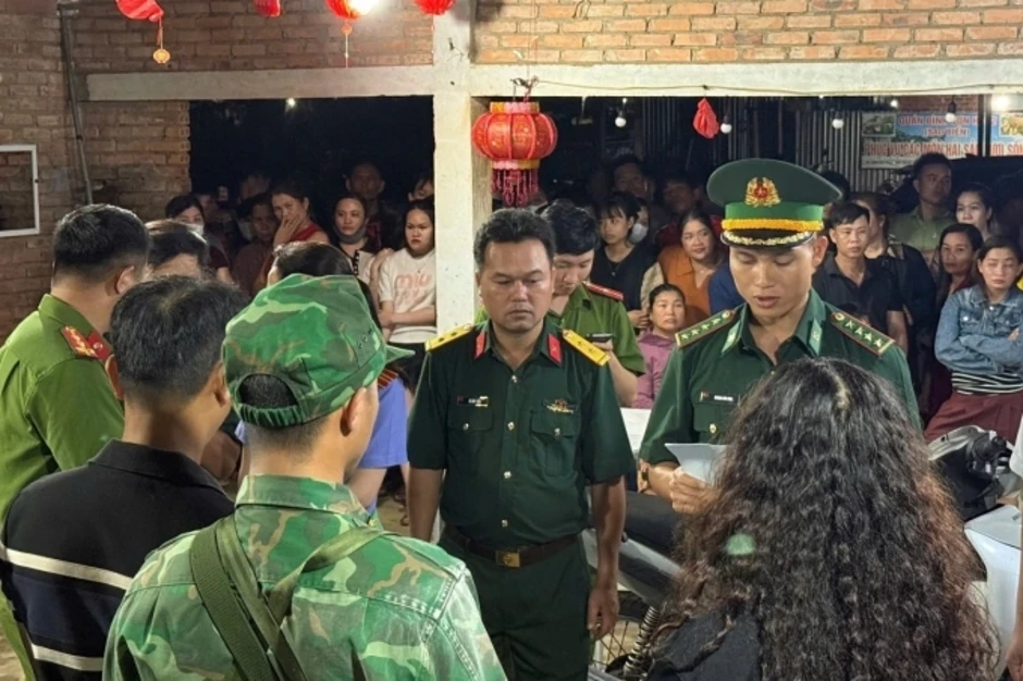 Quán ăn bên bờ biển có gần 360 kg nghi thuốc nổ Quán ăn bên bờ biển có gần 360 kg nghi thuốc nổ