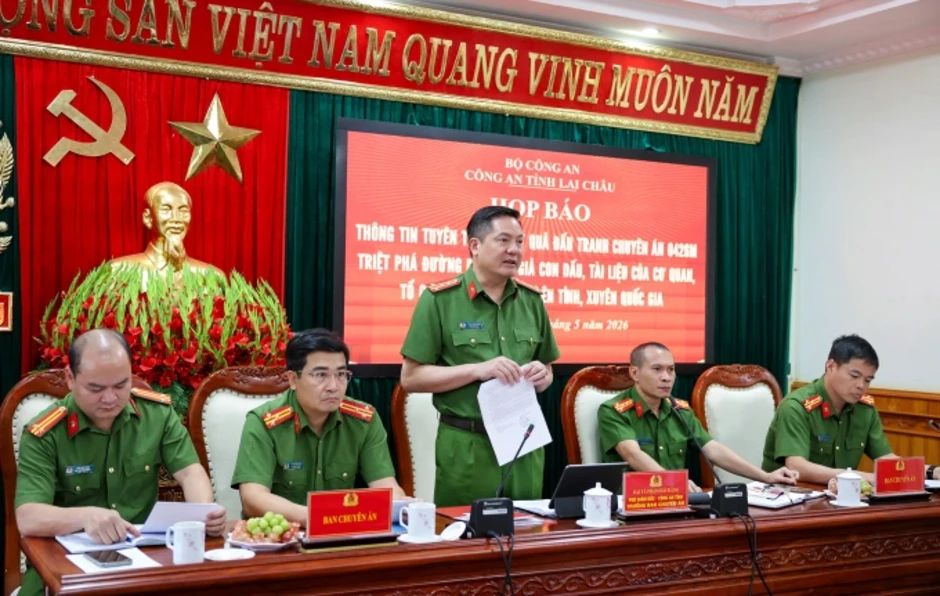 Quản lý cửa hàng Petrolimex bán hơn 12.500 lít 'dầu pha xăng' ra thị trường Quản lý cửa hàng Petrolimex bán hơn 12.500 lít 'dầu pha xăng' ra thị trường