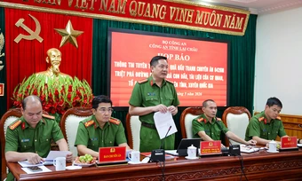 Quản lý cửa hàng Petrolimex bán hơn 12.500 lít 'dầu pha xăng' ra thị trường