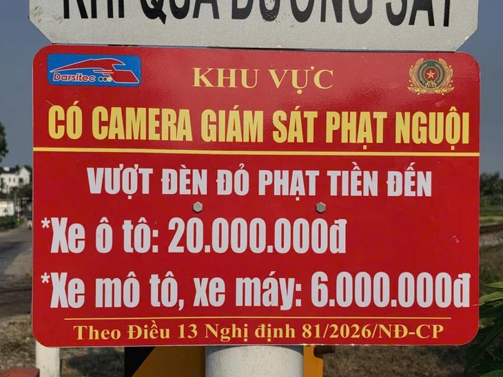Quảng Ngãi cảnh báo sẽ phạt nguội khi vượt đèn đỏ qua đường sắt Quảng Ngãi cảnh báo sẽ phạt nguội khi vượt đèn đỏ qua đường sắt