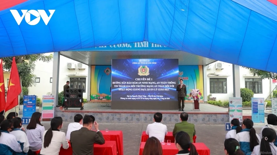 Quảng Ninh giữ an ninh từ sớm, từ xa trên không gian mạng Quảng Ninh giữ an ninh từ sớm, từ xa trên không gian mạng