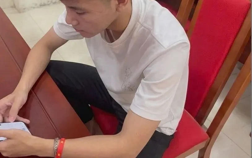 Quảng Ninh: Khoe "thành tích" thắng cá độ trên Facebook, nam thanh niên bị công an triệu tập Quảng Ninh: Khoe "thành tích" thắng cá độ trên Facebook, nam thanh niên bị công an triệu tập