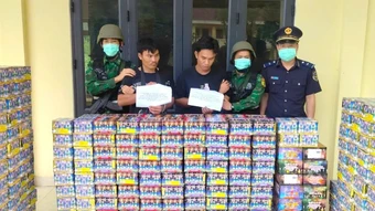 Quảng Trị bắt 2 đối tượng người Lào vận chuyển trái phép 633kg pháo
