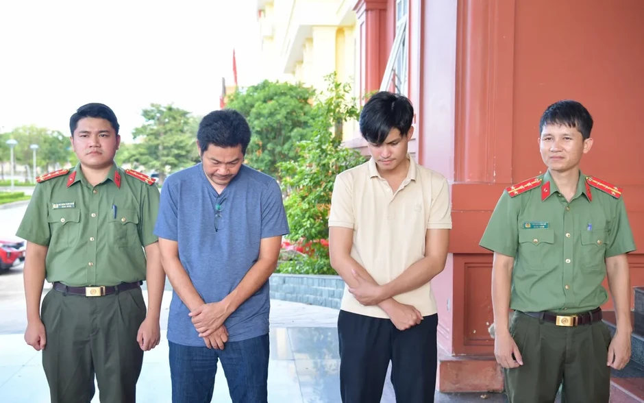 Quảng Trị: Khởi tố 2 đối tượng tổ chức cho người khác xuất cảnh trái phép Quảng Trị: Khởi tố 2 đối tượng tổ chức cho người khác xuất cảnh trái phép