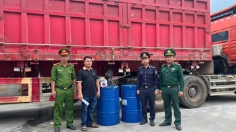 Quảng Trị: Ngăn chặn vụ vận chuyển trái phép 400 lít dầu diesel qua biên giới