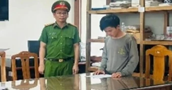 Quay clip nhạy cảm để đe dọa, níu kéo quan hệ với bạn gái "nhí"