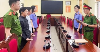 Quyết định khởi tố lao động tự do Đinh Thị Thảo Hiền