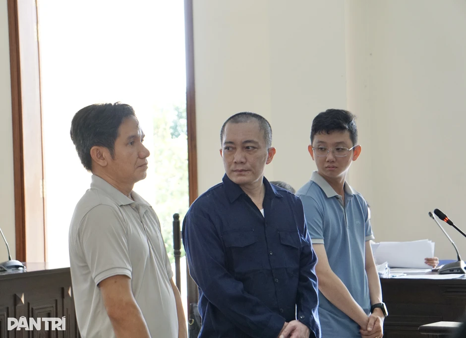 Ra tòa, cựu cán bộ thuế ở Cần Thơ đòi đổi kiểm sát viên Ra tòa, cựu cán bộ thuế ở Cần Thơ đòi đổi kiểm sát viên