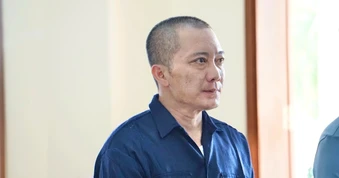 Ra tòa, cựu cán bộ thuế ở Cần Thơ đòi đổi kiểm sát viên