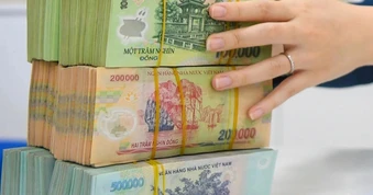 Rủ cả cha mẹ, em gái và cậu tham gia "rửa" hơn 100 tỷ đồng lừa đảo