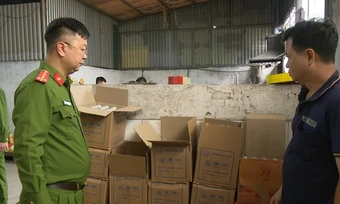 Sản xuất giấm giả từ công thức '6 lít hóa chất pha 200 lít nước lã'