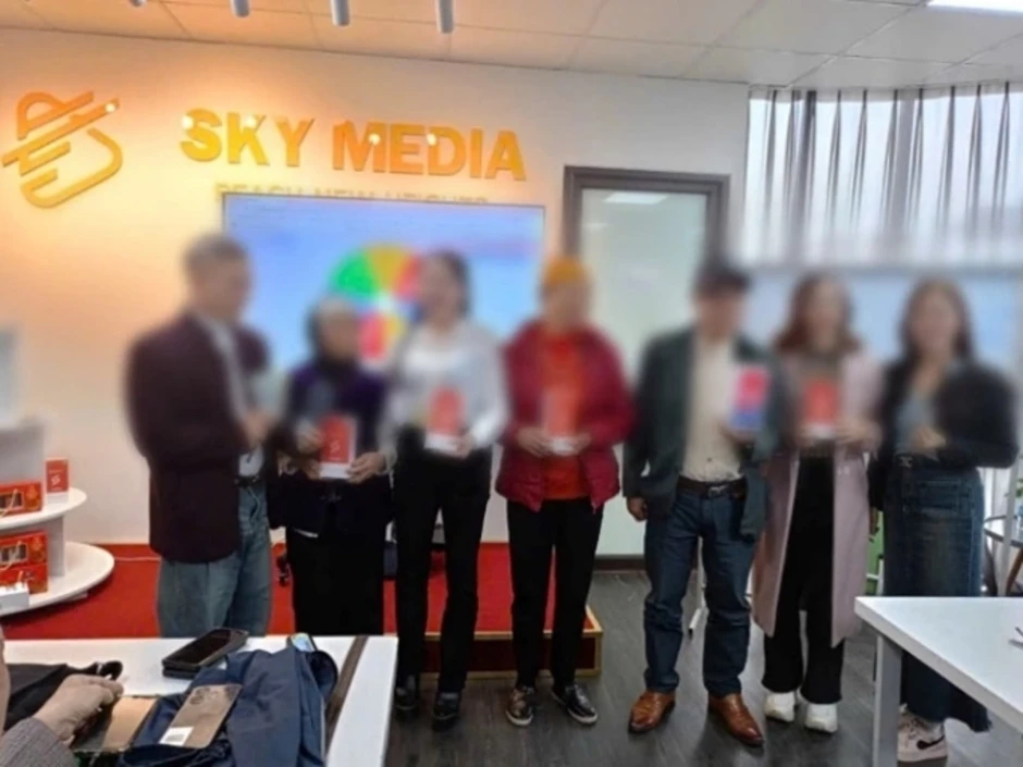 Sập bẫy đa cấp khi mua điện thoại cài app Sky Media