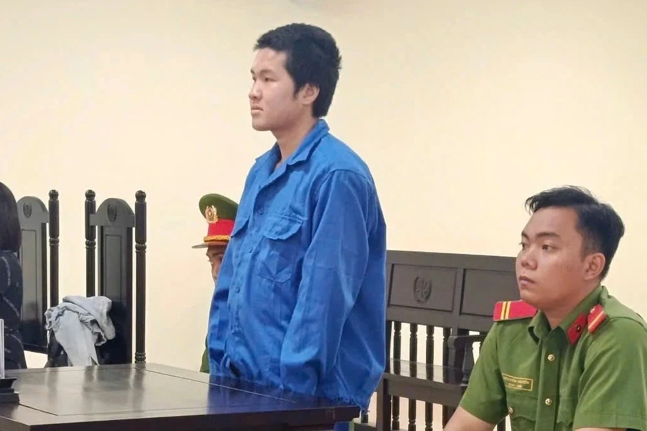 Sát hại người tình của mẹ, con trai lĩnh án tù chung thân Sát hại người tình của mẹ, con trai lĩnh án tù chung thân