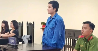 Sát hại người tình của mẹ, con trai lĩnh án tù chung thân