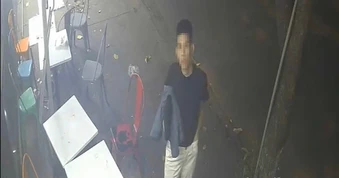 Sau 12 giờ truy xét, công an bắt giữ thanh niên đột nhập trường học trộm máy tính