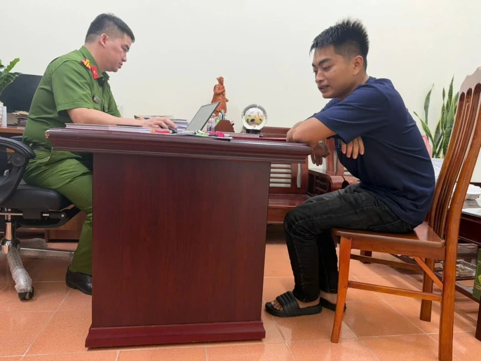 Sau 2 tháng lẩn trốn, đối tượng truy nã từ An Giang về Lạng Sơn đầu thú Sau 2 tháng lẩn trốn, đối tượng truy nã từ An Giang về Lạng Sơn đầu thú