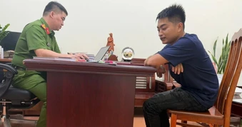 Sau 2 tháng lẩn trốn, đối tượng truy nã từ An Giang về Lạng Sơn đầu thú