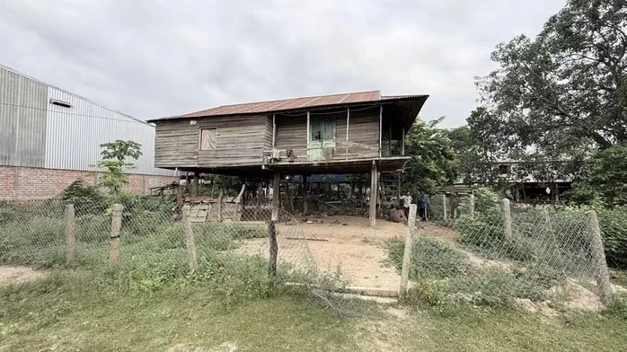 Sau cuộc nhậu, anh vợ chết dưới gầm nhà sàn Sau cuộc nhậu, anh vợ chết dưới gầm nhà sàn