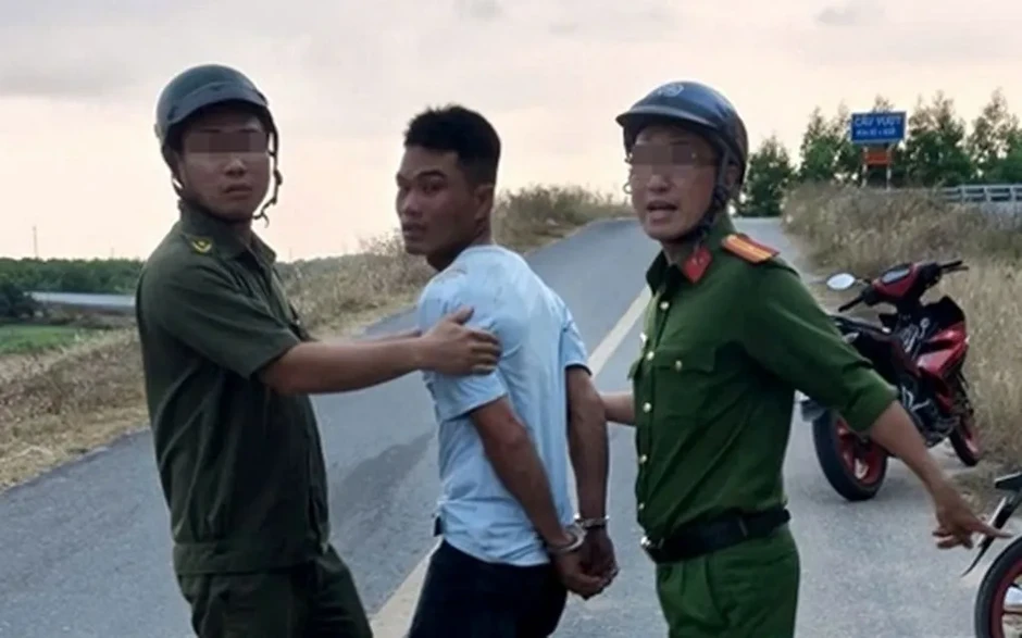 Say rượu đâm vợ tử vong rồi ôm con bỏ trốn Say rượu đâm vợ tử vong rồi ôm con bỏ trốn