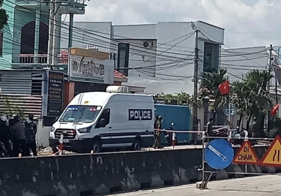 Siết cổ bạn gái trung niên rồi tự vẫn, để lại thư tuyệt mệnh Siết cổ bạn gái trung niên rồi tự vẫn, để lại thư tuyệt mệnh