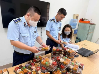 Siết kiểm soát thị trường Trung thu, ngăn hàng không rõ nguồn gốc