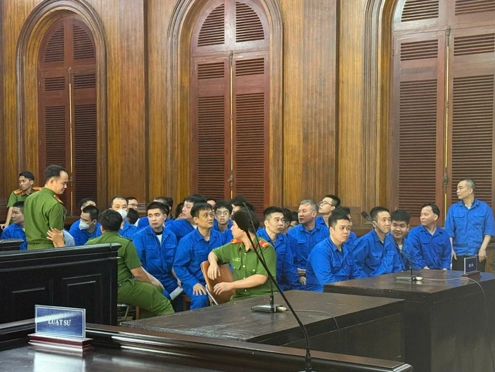 Sinh viên trộm súng bảo tàng, lập nhóm kín buôn vũ khí trên mạng Sinh viên trộm súng bảo tàng, lập nhóm kín buôn vũ khí trên mạng