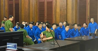 Sinh viên trộm súng bảo tàng, lập nhóm kín buôn vũ khí trên mạng