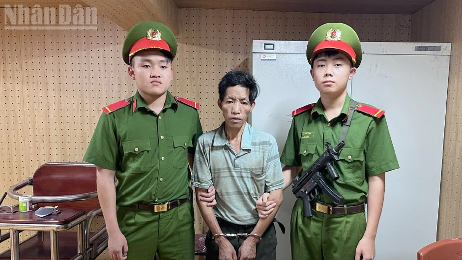 Sơn La bắt giữ 2 đối tượng mua bán trái phép chất ma túy, thu nhiều súng và đạn Sơn La bắt giữ 2 đối tượng mua bán trái phép chất ma túy, thu nhiều súng và đạn