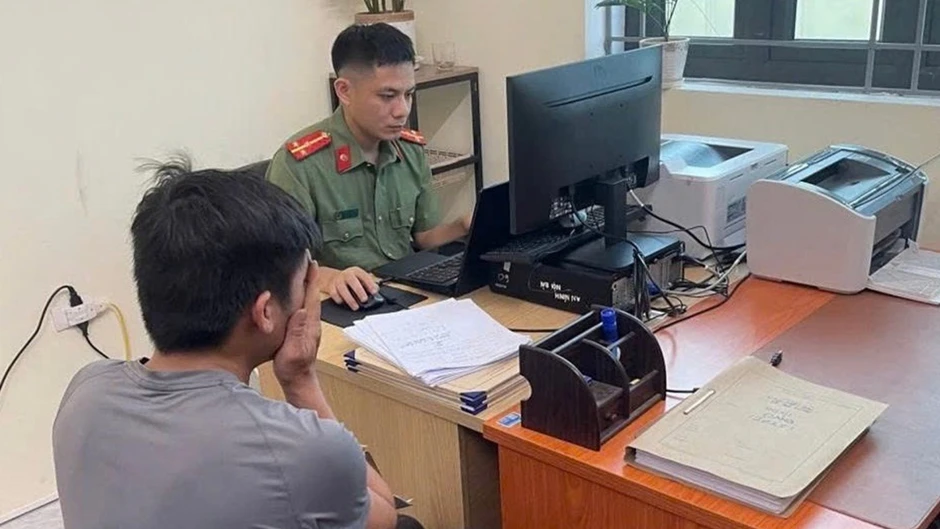 Sử dụng rượu, bia rồi đăng tin giả, trả giá 7,5 triệu đồng Sử dụng rượu, bia rồi đăng tin giả, trả giá 7,5 triệu đồng